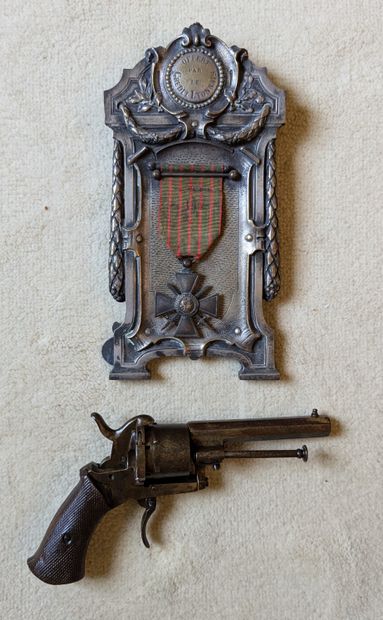 Revolver à broche six coups, calibre 7mm,...