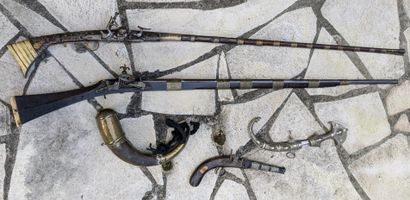 Deux fusils à silex d'Afrique du Nord dits...