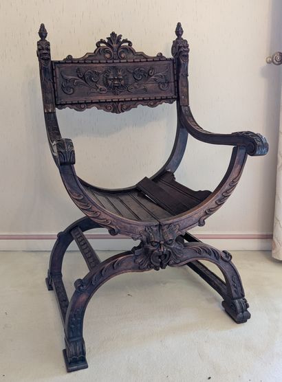 Paire de fauteuils curule en bois naturel...