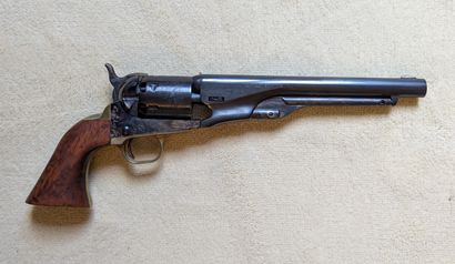 Revolver type Colt 1861, six coups, calibre...