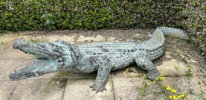 Importante sculpture de crocodile en bronze...