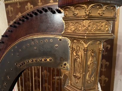 Harpe de la Maison Erard en placage de palissandre...