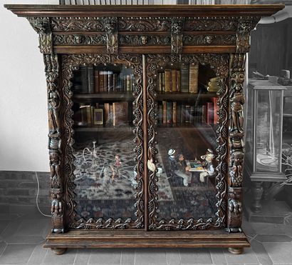 Important buffet vitrine en deux parties,...