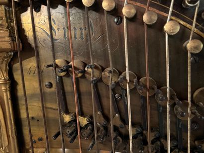 Harpe de la Maison Erard en placage de palissandre...