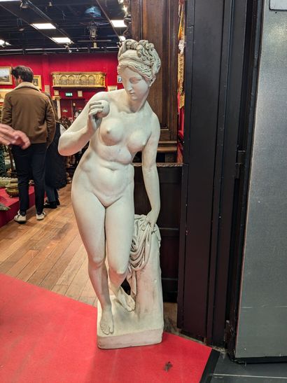 Grande statue de jardin en pierre reconstituée...