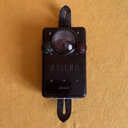 Lampe individuelle de la Wehrmacht en Bakélite...