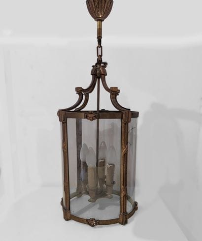 Lanterne ronde en bronze moulé à décor de...