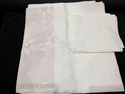 Ensemble : - nappe rectangulaire et dix serviettes...