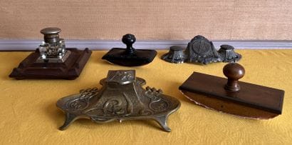 Accessoires de bureau : encrier en bronze...