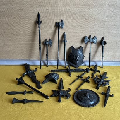 Panoplie miniature d'accessoires d'armure...