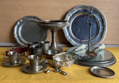 Mannette de métal argenté : grand plat creux...