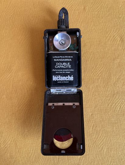 Lampe individuelle de la Wehrmacht en Bakélite...