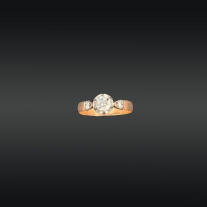 Bague en or jaune (18k) et platine, ornée...