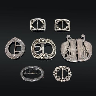 Ensemble de boucles de ceinture : quatre...