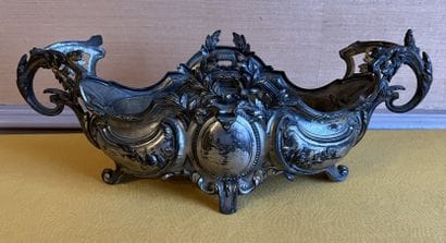 Jardinière de table en métal argenté à décor...