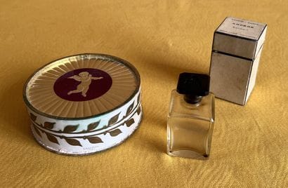 Accessoires de mode : flacon à parfum Arpège...