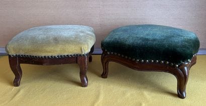 Deux bouts de pied en acajou, l'un de forme...