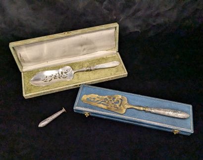 Ensemble : - pelle à tarte, le manche en...