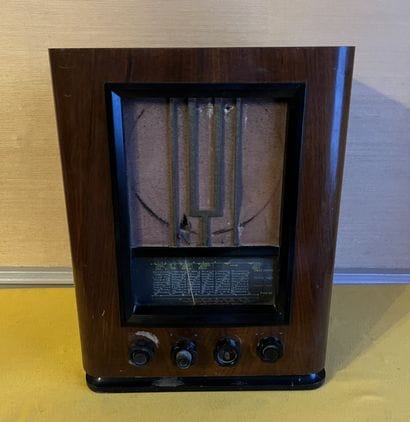 Ancien poste de radio de marque DUCRETET...