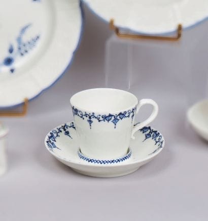 Paris, à l'imitation des porcelaines de Saint-Cloud,...