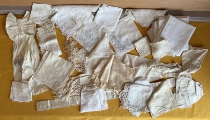 Ensemble de mouchoirs anciens, la plupart...