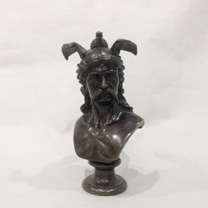 Buste de Vercingétorix en bronze à patine...