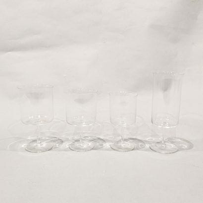 Partie de service de verres à pied en cristal,...