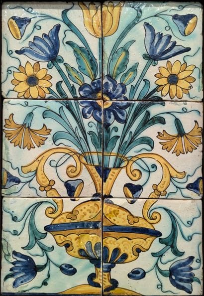 Six carreaux de céramique émaillée polychrome...