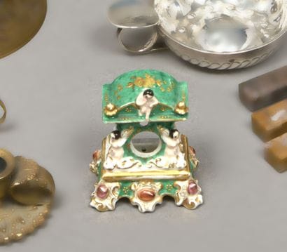 Very small polychrome porcelain portico-shaped...