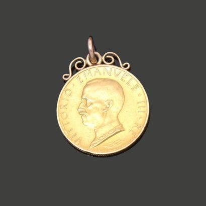 9K yellow gold (375) pendant, scroll-mounted...