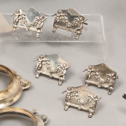 Cinq porte-menus en argent (925), en chevalet...