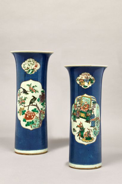 CHINE, XIXe siècle. Paire de grands vases...