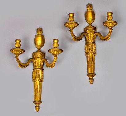 Pair of ormolu sconces decorated with acanthus...