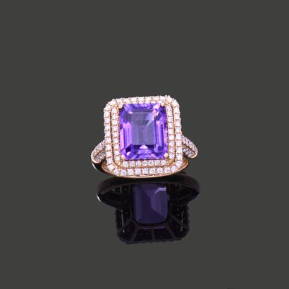 18K (750) rose gold ring with cut sides,...