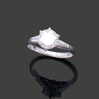 Solitaire ring in 18k (750) white gold, set...