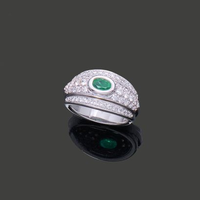 18K (750) white gold band ring, forming three...