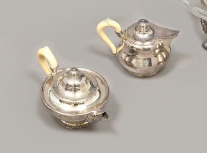 Christofle. Théière et pot à eau en métal...