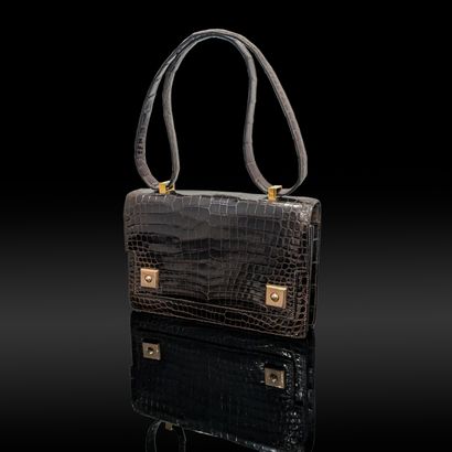 HERMES Paris. Handbag, Piano model, in chocolate...