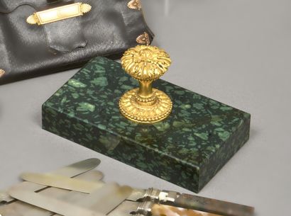Rectangular paper plate in green marble,...