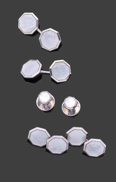 Set in 14K (585) white gold, comprising a...