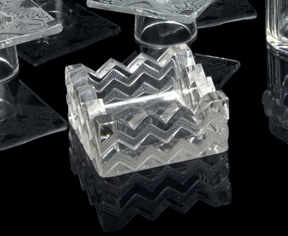 Maison LALIQUE. Pressed-molded crystal ashtray,...
