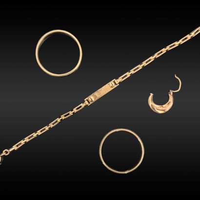 Three wedding bands in 18K (750) yellow gold....