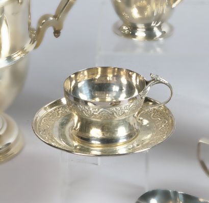 Tasse à chocolat et sa soucoupe en argent...