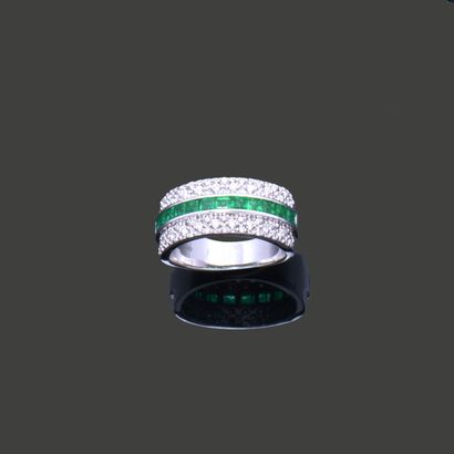 Band ring in 18K (750) white gold, set in...