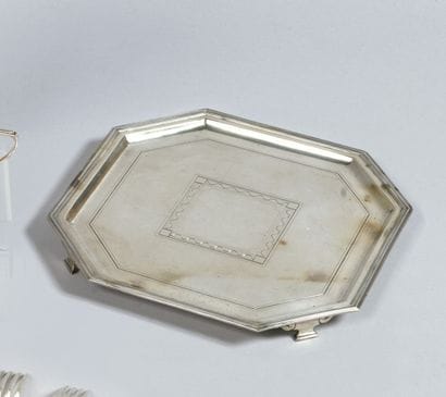 Centre de table en argent (800), de forme...