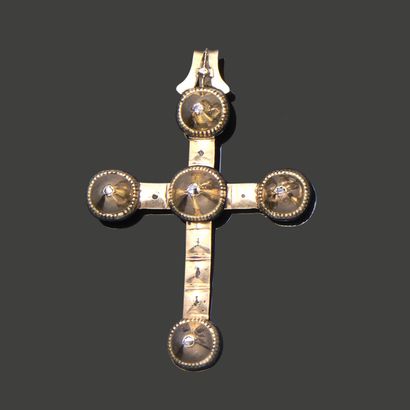 Norman cross in 14K (585) yellow gold, the...