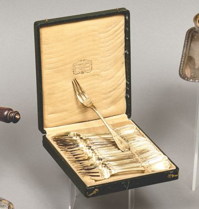 Suite de dix-huit fourchettes à gâteau en...