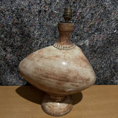 Ceramic egg-shaped lamp base with brown ochre...
