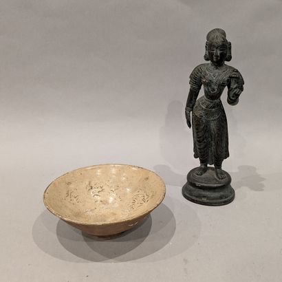 Southeast Asia: - Thai dancer statuette in...