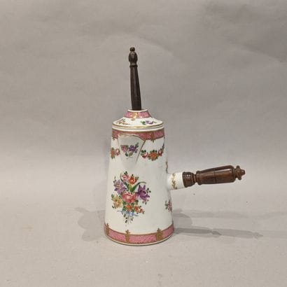 Porcelain from China or in the taste of China:...